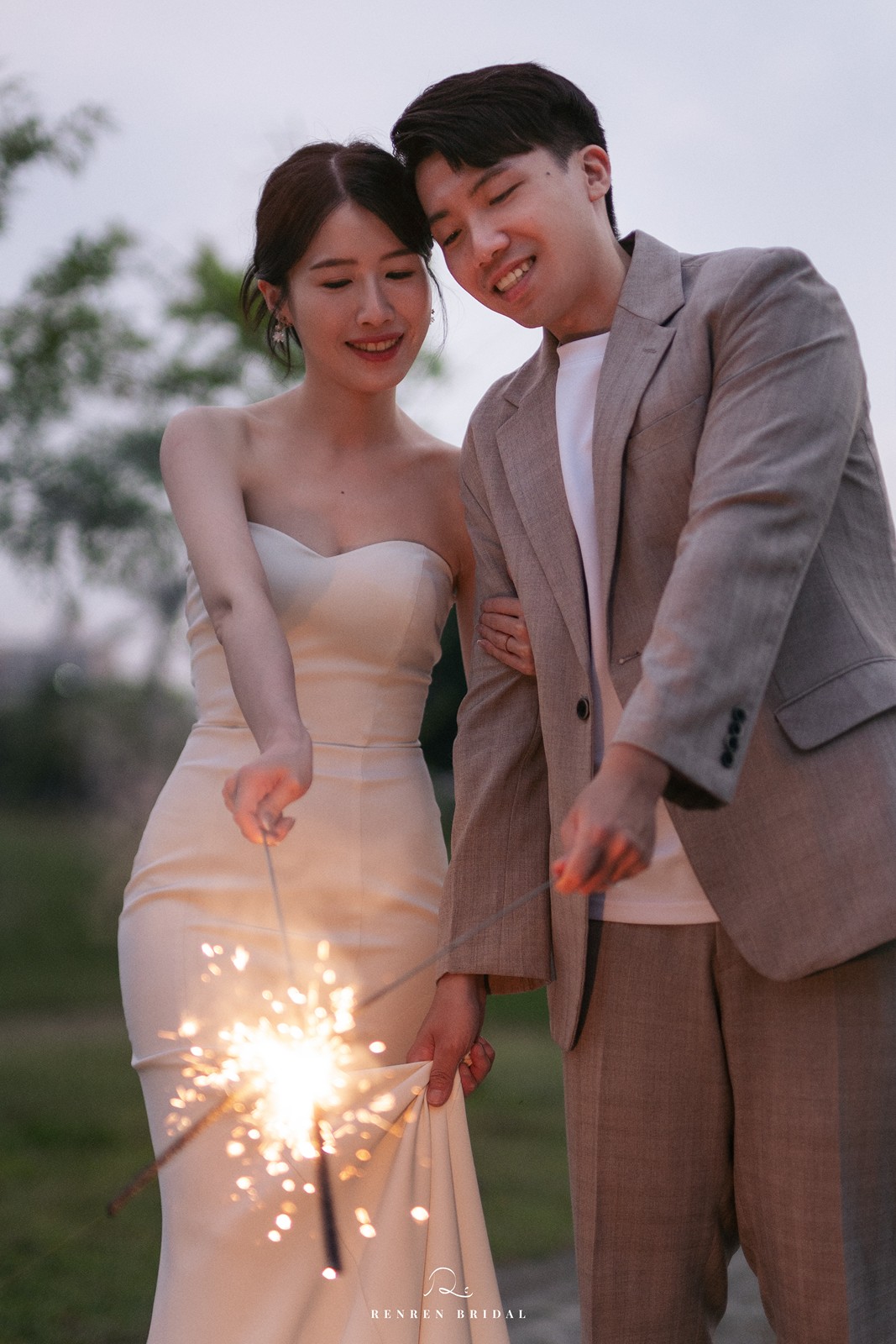 台中婚紗攝影,台中婚紗拍攝,台中婚紗,婚紗 基地,婚紗基地,台中婚紗工作室,台中婚紗推薦,台中拍婚紗,輕婚紗,海邊婚紗,仙女棒婚紗照
