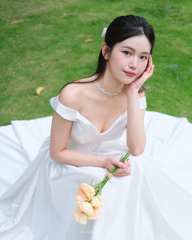 登記婚紗,登記輕紗,登記洋裝,登記輕婚紗登記禮服,登記 攝影,登記攝影,登記結婚攝影,登記結婚造型,台中 登記攝影,台中輕紗,台中輕婚紗,台中輕婚紗租借,台中婚紗,台中婚紗租借